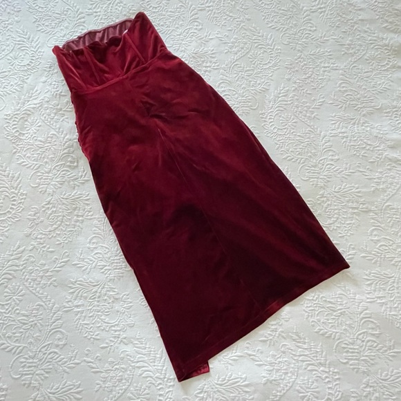 NWOT Lulus Glamorous Celebrations Wine Red Velvet Strapless Tulip Dress XSmall - Picture 3 of 6
